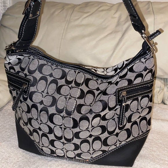 Coach Signature Jacquard Black / Gray Shoulder bag - Picture 4 of 10